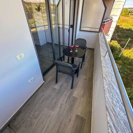 504 Christian Egnatia Apartament Golem (Tirana)
