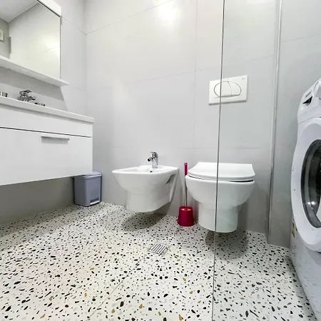 504 Christian Egnatia Apartament