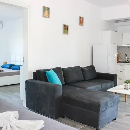 504 Christian Egnatia * Golem (Tirana)